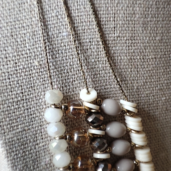 Loft Delicate Feminine Neutral Nude Lilac Lucite Glass Triple Chain Necklace - Picture 6 of 10